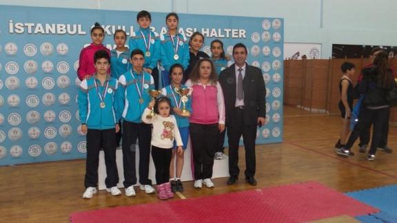 İstanbul Şampiyonu Anafartalar Ortaokulu