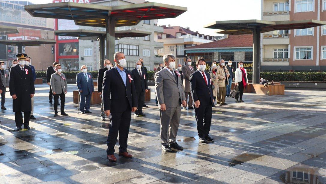 24 Kasım Öğretmenler Günü münasebetiyle; Arnavutköy Cumhuriyet Meydanı Atatürk Anıtı önünde çelenk sunma töreni gerçekleşti.