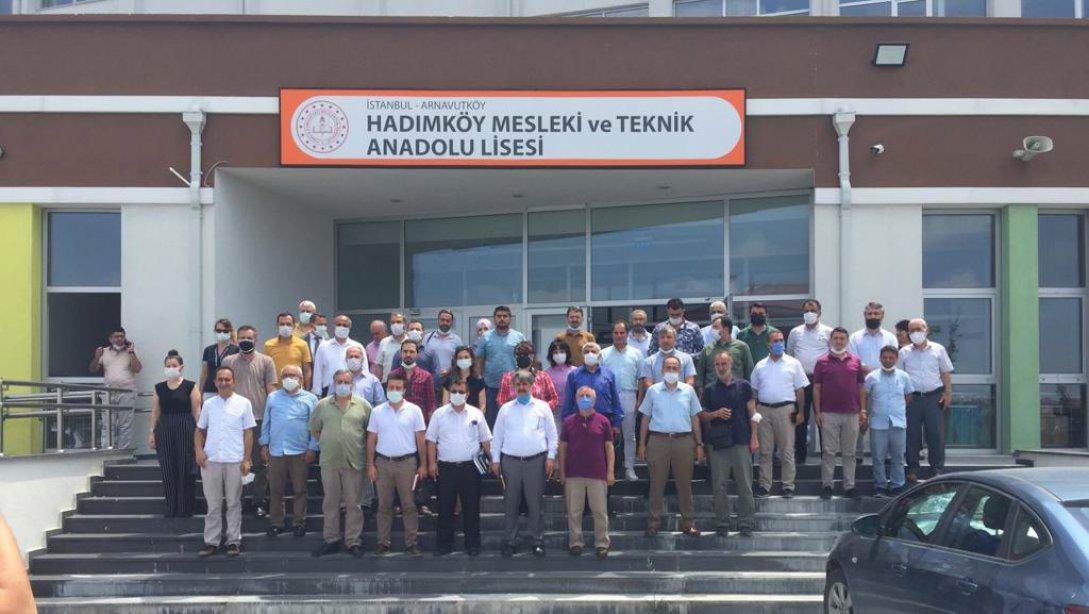 Sene Sonu değerlendirme toplantısı Hadımköy Mesleki ve Teknik Anadolu Lisesinde İlçe Milli Eğitim Müdürü Hasip TURHAN ve Şube Müdürlerimizin katılımıyla gerçekleştirildi.