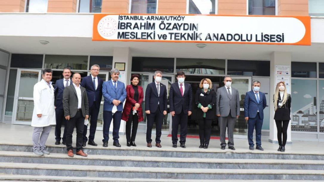 İbrahim Özaydın Mesleki veTeknik Anadolu Lisemizin Elektirik Elektronik Tesisat Atölyelerinin açılışı gerçekleştirildi.